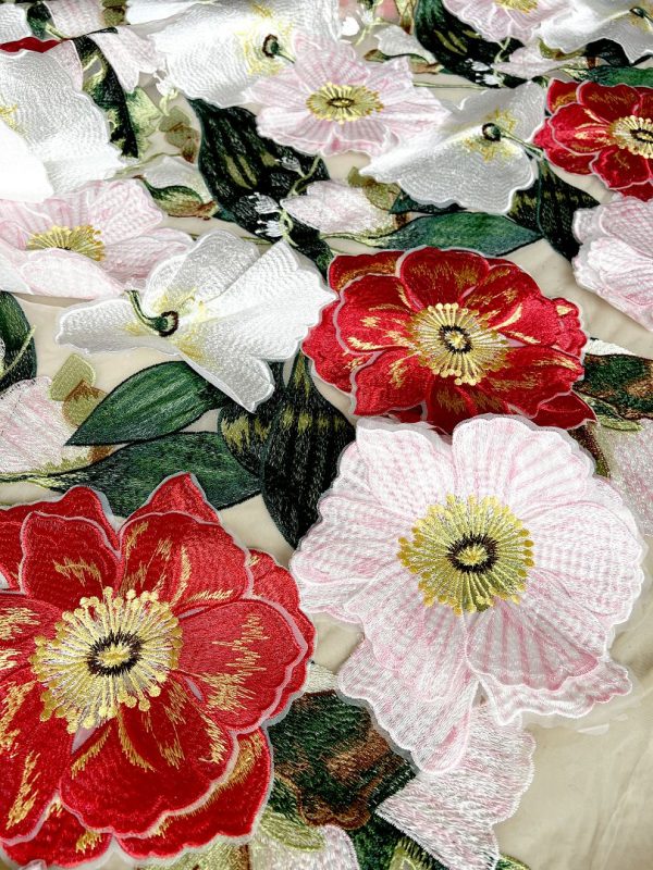 High-End 3D Applique Floral embroidery Mesh lace fabric