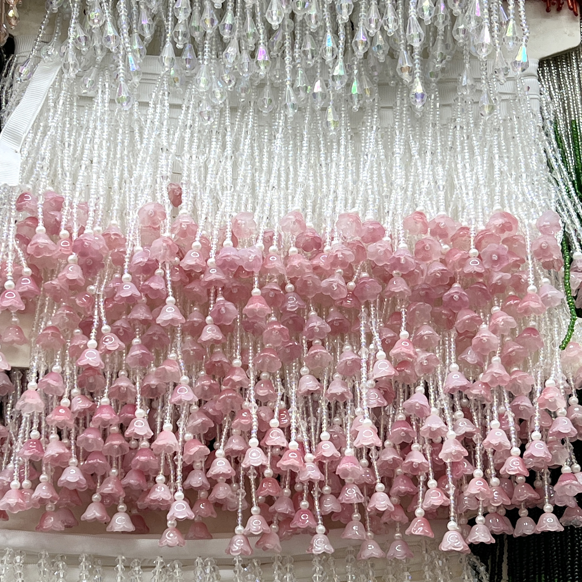 26-135 (1) 10cm beads flower trims