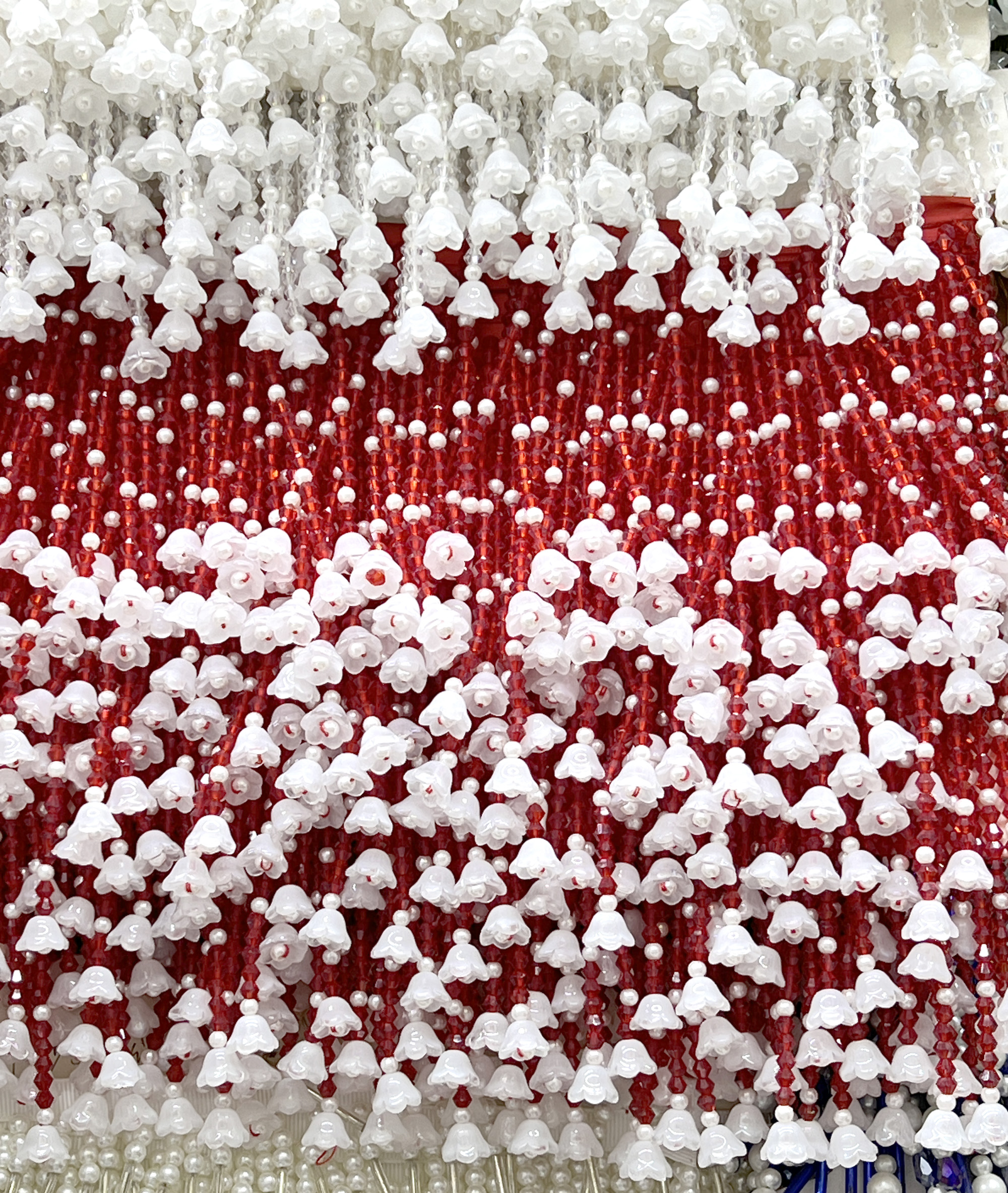 26-135 (3) 10cm beads flower trims